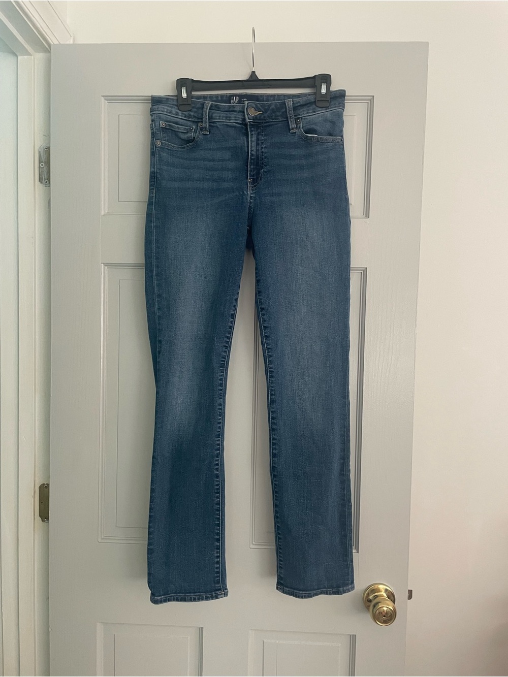 GAP Straight Leg Women’s Jeans - Blue Wash